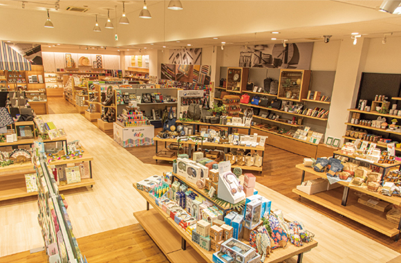 福岡県宗像市の複合ショッピングセンター くりえいと宗像 文具のたまおき